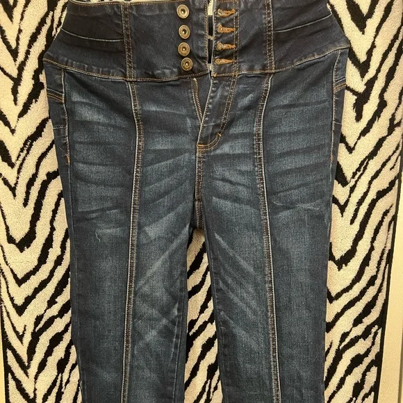 Jeans - Picture 1 of 3